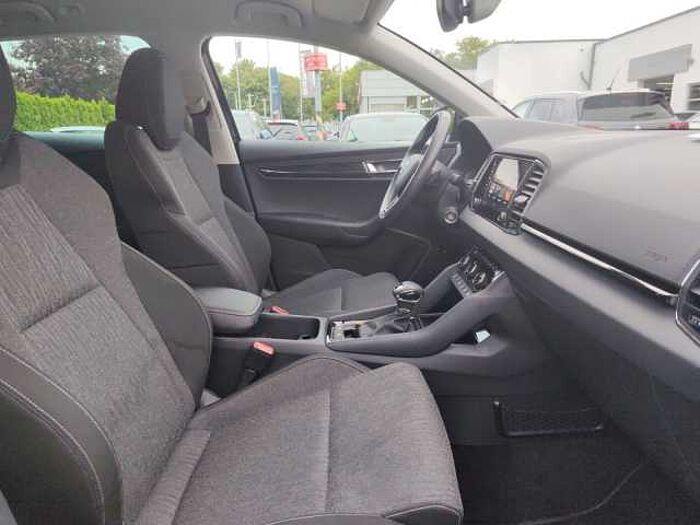 SKODA Karoq 1.5 TSI DSG Style Navi+SHZ+2xKlima+KeyLess