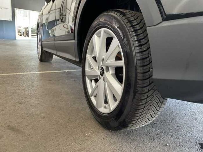 Audi Q2 35 1.5 TFI S-Tronic LED+Navi+SHZ+2xKlima+Kam. Basis