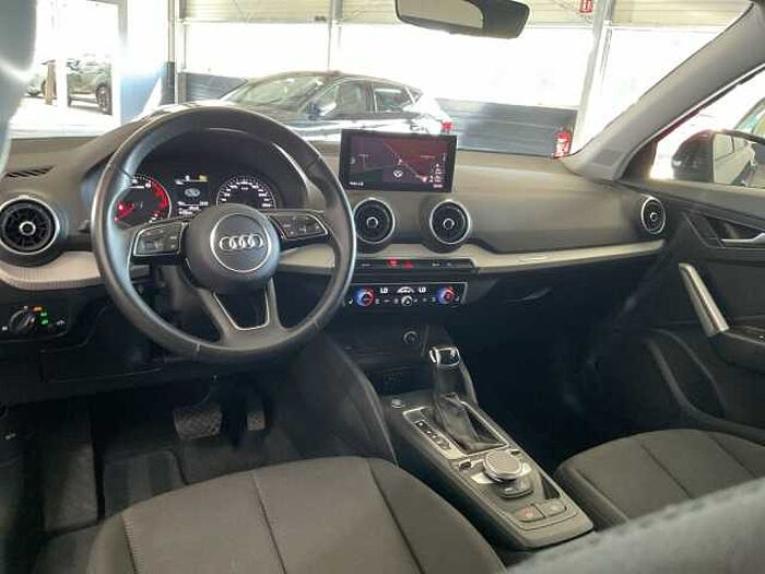 Audi Q2 35 1.5 TFI S-Tronic LED+Navi+SHZ+2xKlima+Kam. Basis